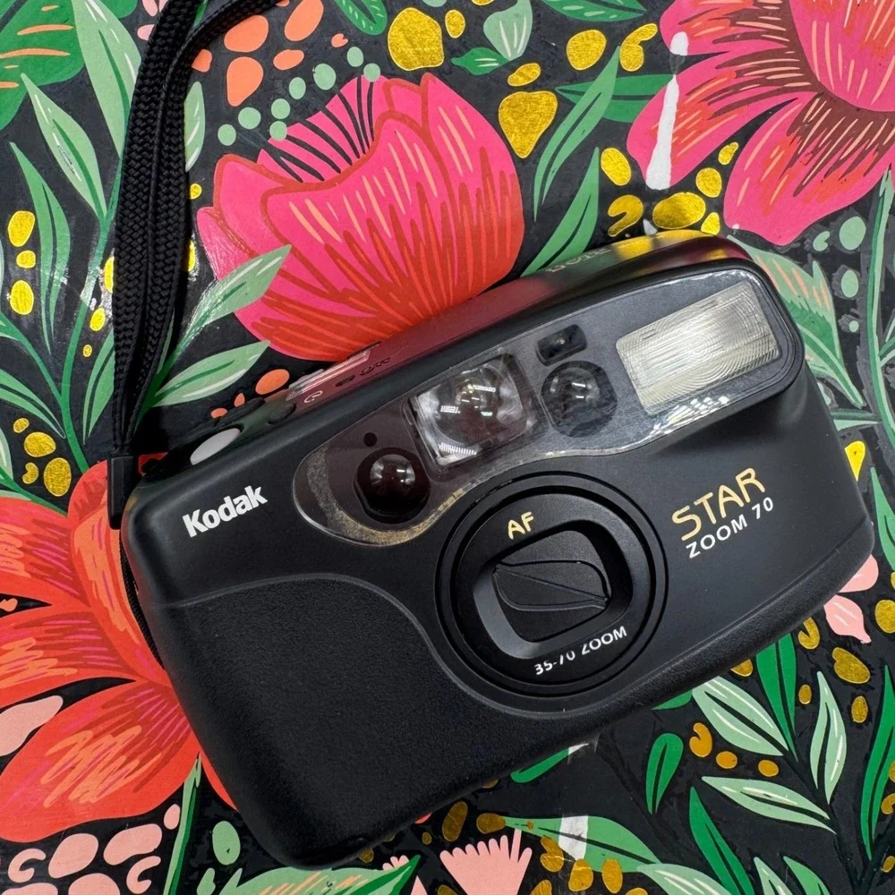 Kodak Star Zoom 70 35mm Film Camera AF 35-70mm Lens Vintage Point and Shoot